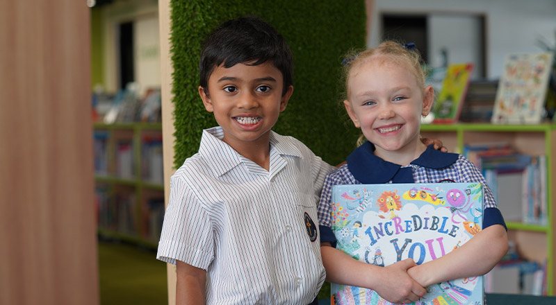Students together in the library at St John XXIII College Stanhope Gardens
