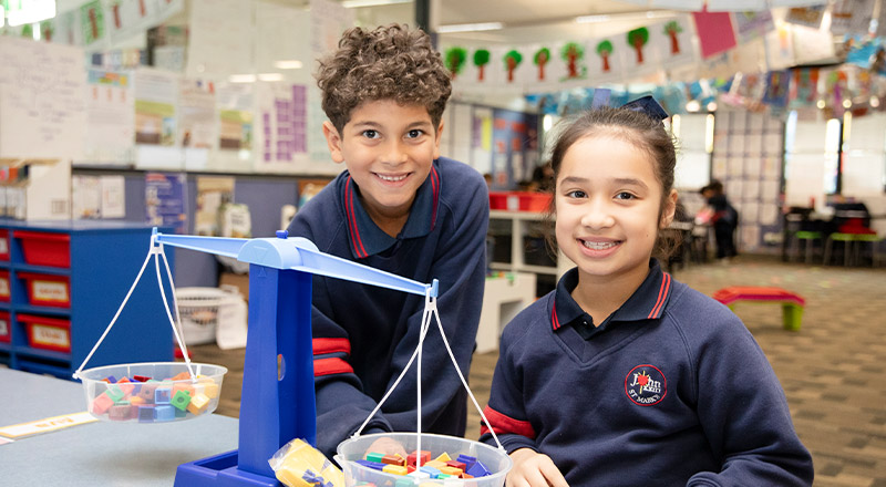Students working together in the classroom at St John XXIII College Stanhope Gardens