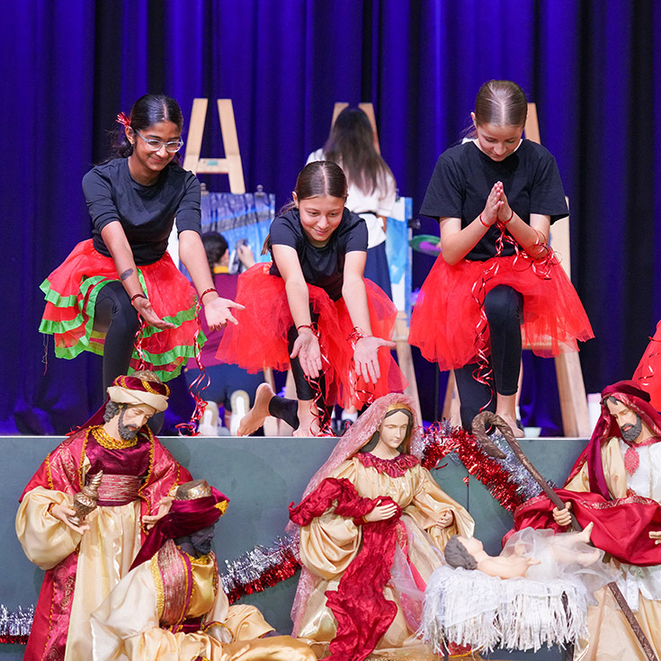 Students performing in a school liturgy at St John XXIII College Stanhope Gardens