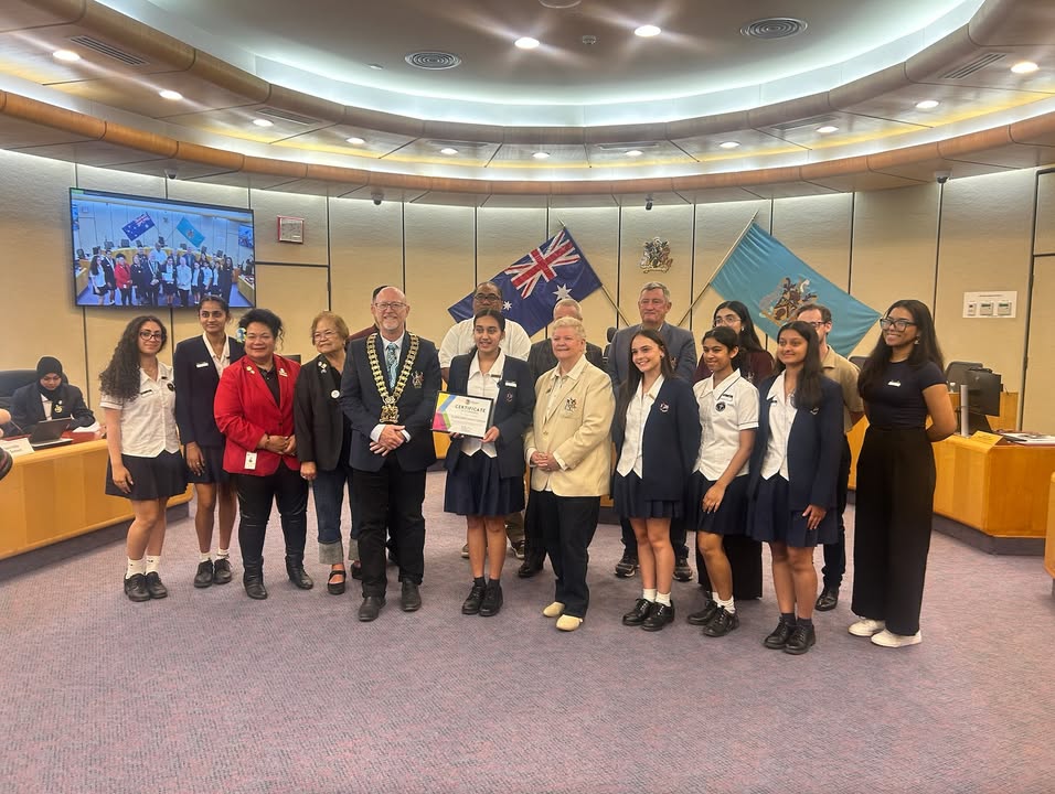 985134770284421_1417020647095829-1